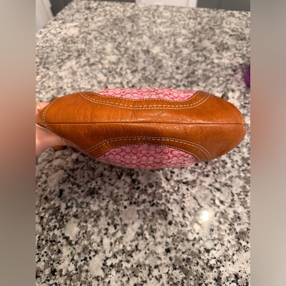 Pink Signature Y2K Coach Bag🍒 - Picture 7 of 12